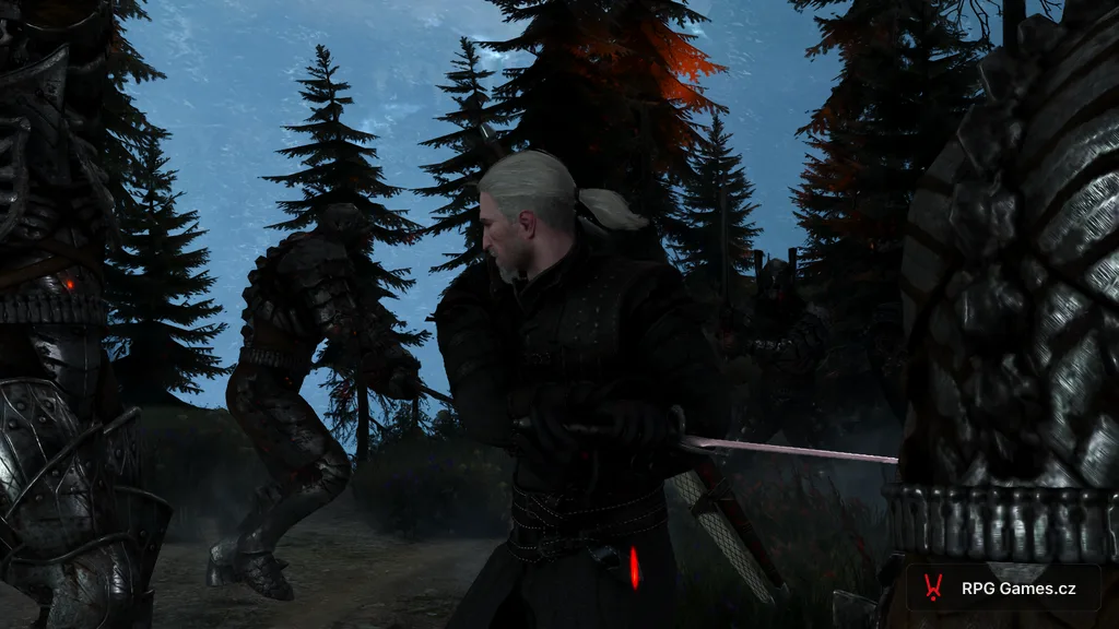 Geralt obklopený válečníky Divokého honu v temném lese u Kaer Morhen, Zaklínač 3