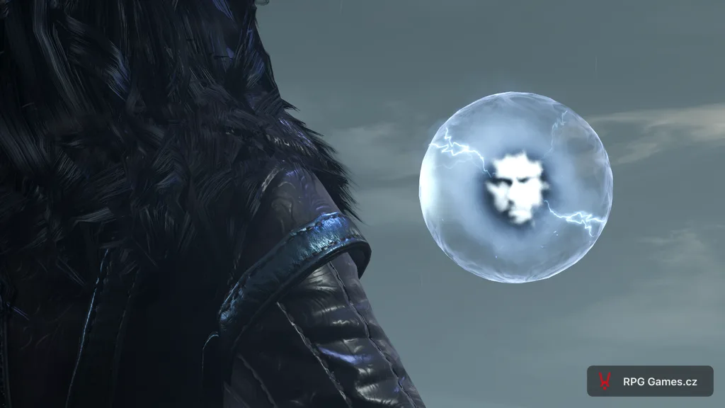 Džin zblízka jako modrá koule s tváří, Yennefer v popředí — Zaklínač 3
