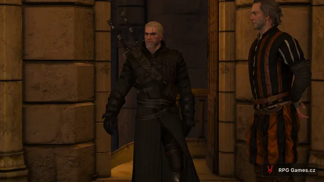 Geralt v kožené zbroji vchází do kamenné chodby paláce ve Vizimě, Zaklínač 3