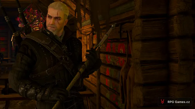 Geralt kontroluje stříbrný meč od kováře v Bělosadu, Zaklínač 3