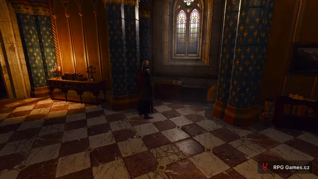 Geralt u truely v komnatě Královského hradu ve Wyzimě Zaklínač 3