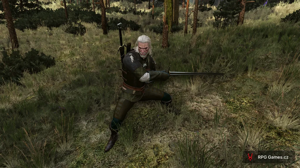 Geralt ve vylepšené gryfí zbroji v bojovém postoji, Zaklínač 3
