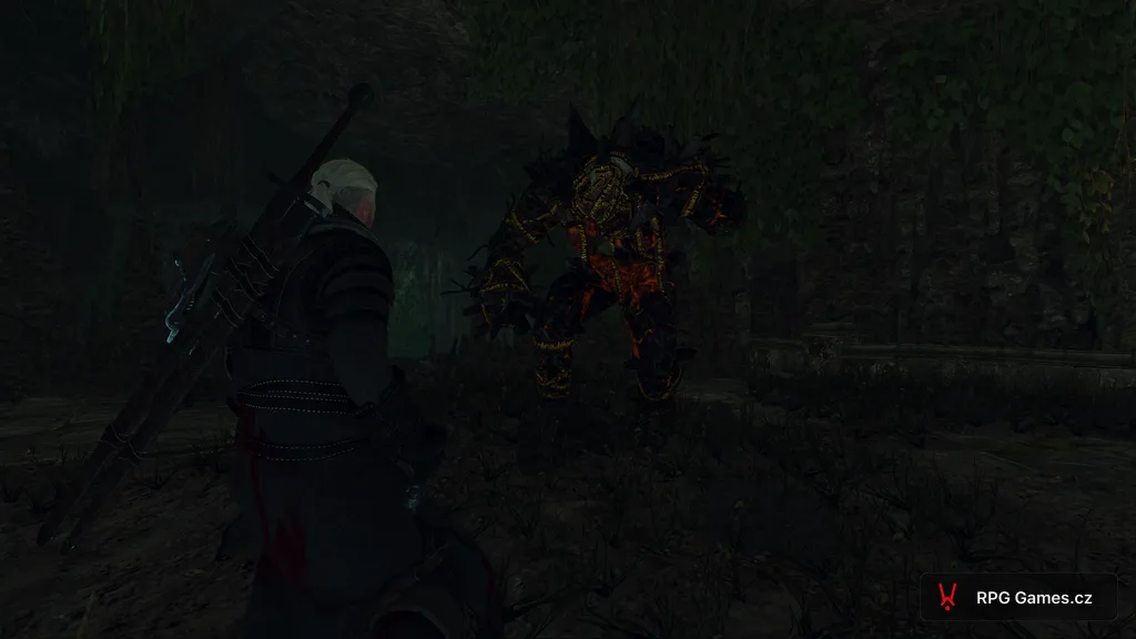 Geralt proti hořícímu Ifírovi v chodbě elfských ruin Est Tayiar — Zaklínač 3