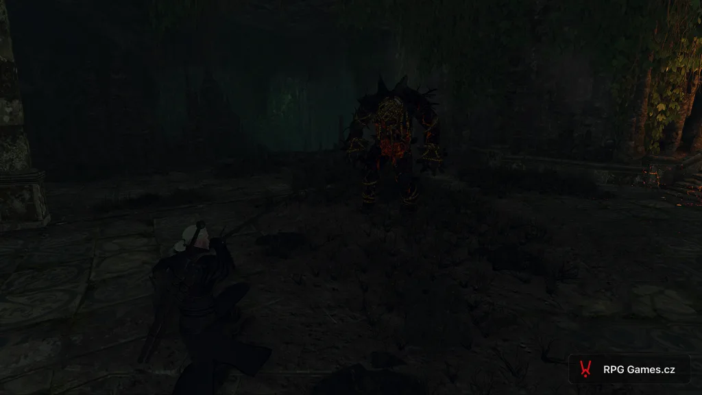 Geralt se stříbrným mečem proti Ifírovi v podzemí Est Tayiar — Zaklínač 3