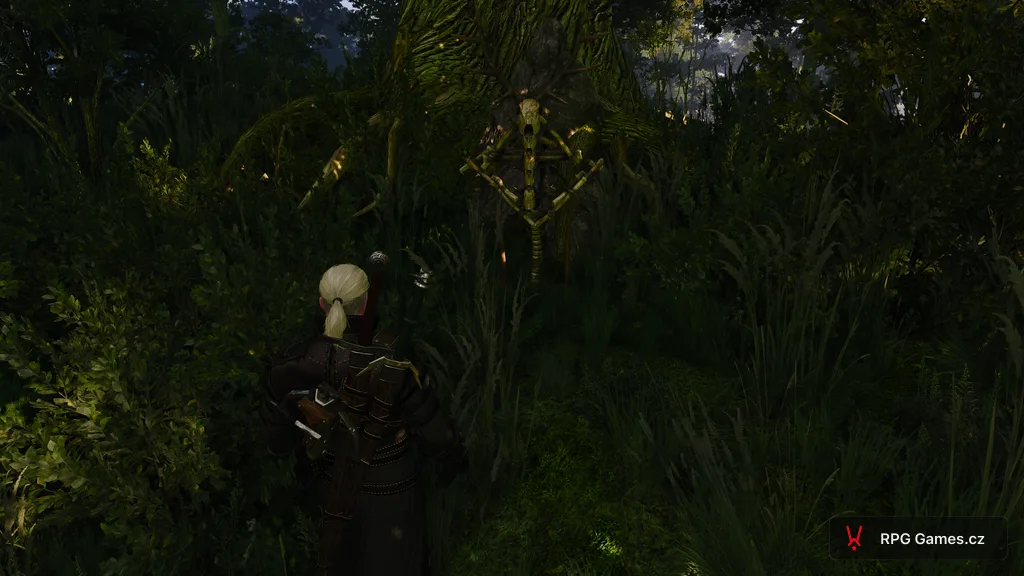 Geralt u lešijova totemu s jelení lebkou v novigradské divočině, Zaklínač 3