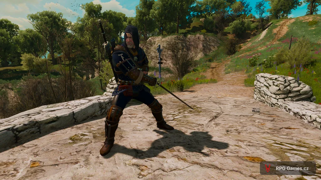 Geralt ve velmistrovské kočičí zbroji v bojovém postoji, Zaklínač 3