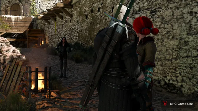 Geralt s Triss a Yennefer v pozadí na dvoře Kaer Morhen, Zaklínač 3
