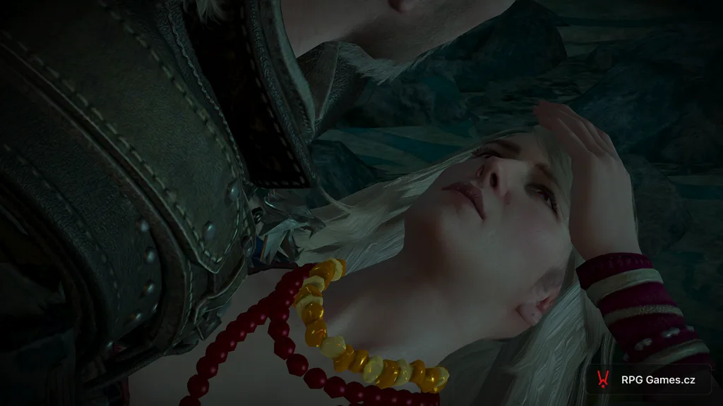 Keira Metz leží vyčerpaná na zemi, Geralt se nad ní sklání — Zaklínač 3