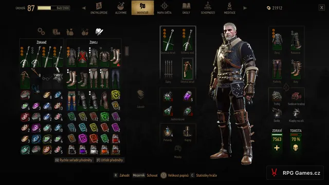 Inventář s kočičí zbrojí a odvary u buildu na meč v Remasteru