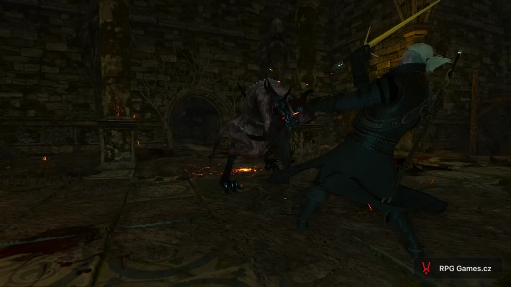 Geralt seká Sarasti stříbrným mečem v podzemí u Újezdcu, Zaklínač 3