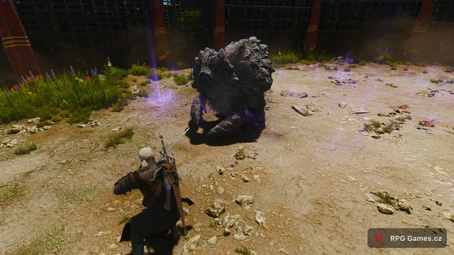 Geralt míří kuší na šarleje v aréně s Yrden v Zaklínači 3