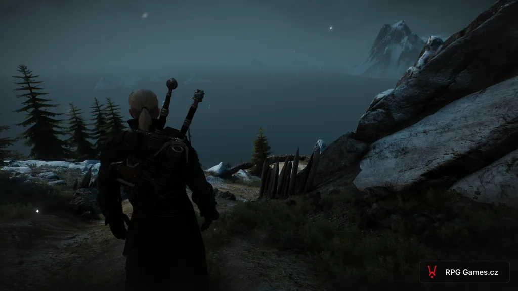 Skellige ve hře Zaklínač 3 — hory, moře a sníh, volný průzkum otevřeného světa
