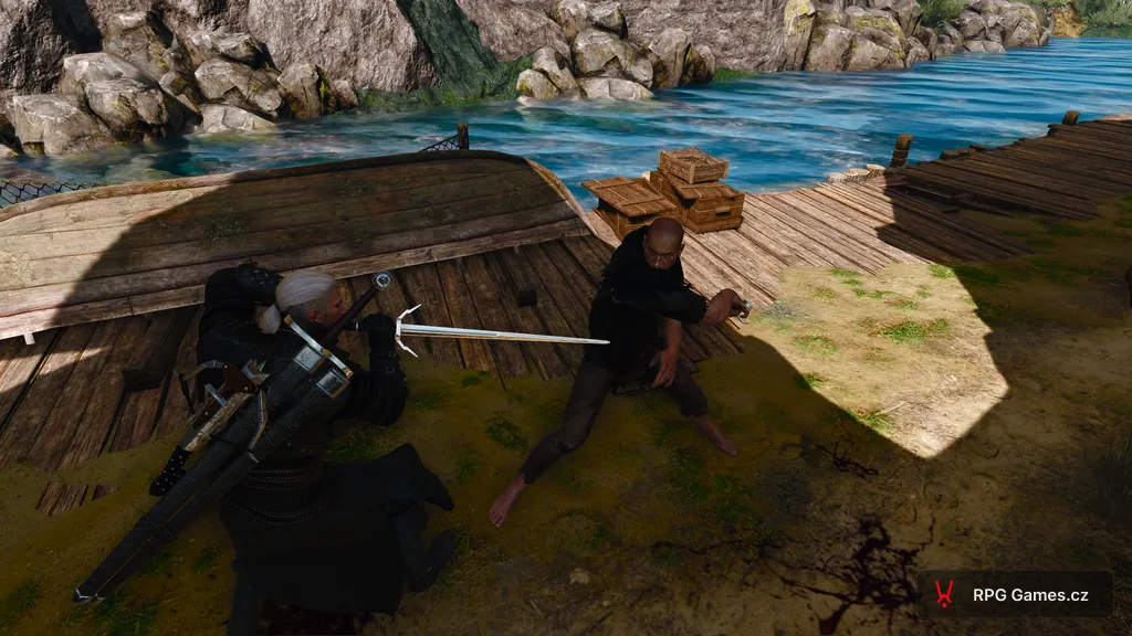 Geralt se stříbrným mečem proti Šotkovi v Geraltově podobě na doku u řeky, Zaklínač 3