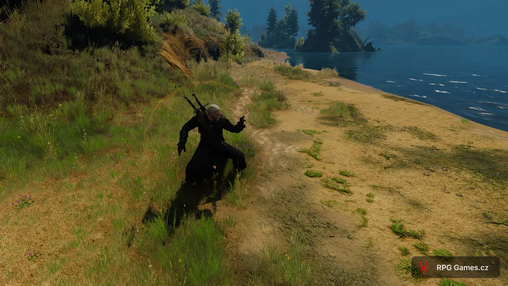 Geralt v boji ve hře Zaklínač 3 se zlatým štítem znamení Quen kolem těla